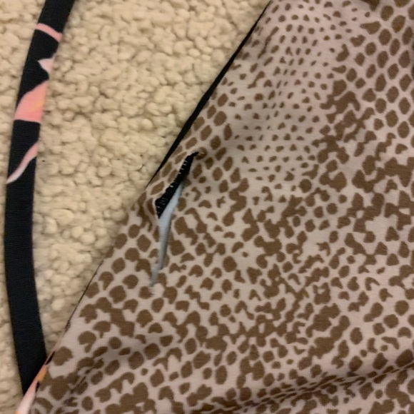 SOLD acacia aloha florence one piece - Picture 3 of 6